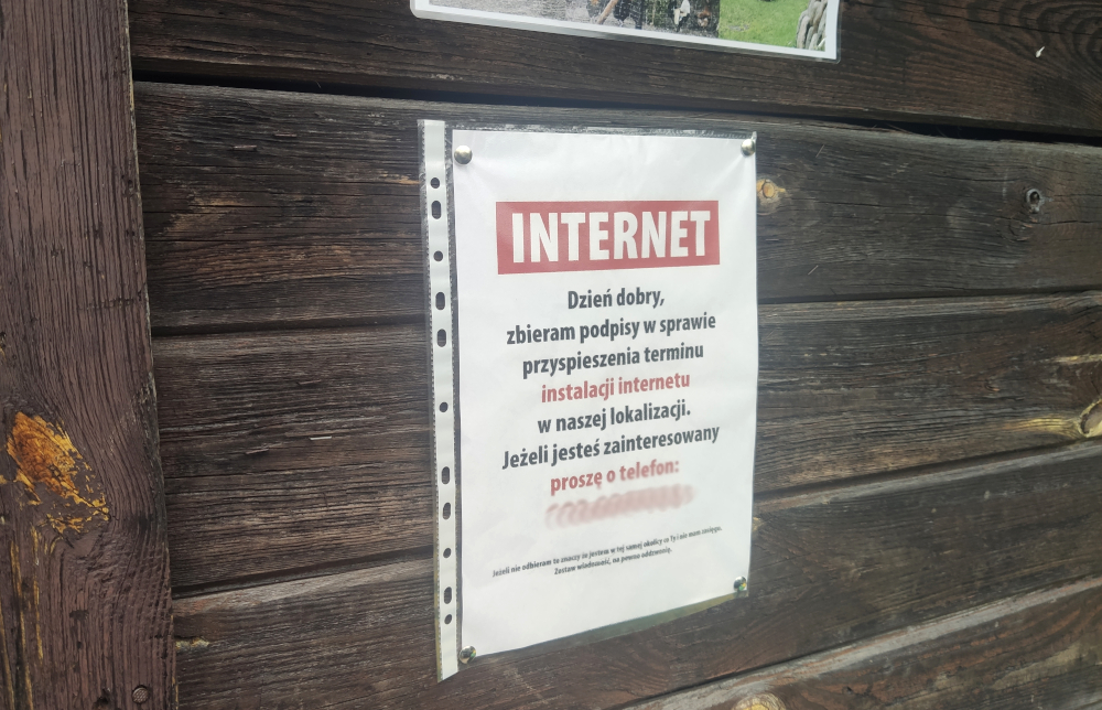 Rolnicy mocno zaniepokojeni, że unijny światłowód omija wiele wsi. Co na to ministerstwo?