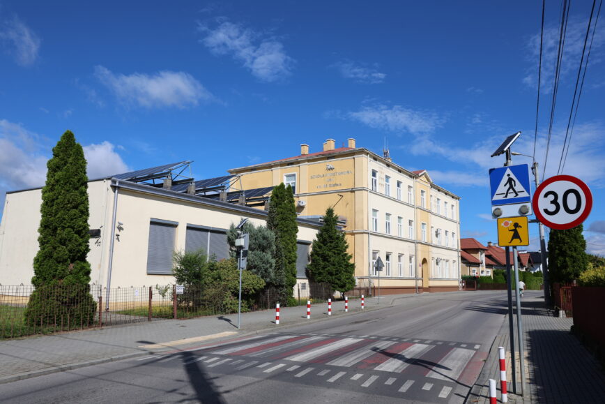 Maszt Cellneksu zniknął z dachu szkoły w Mielcu
