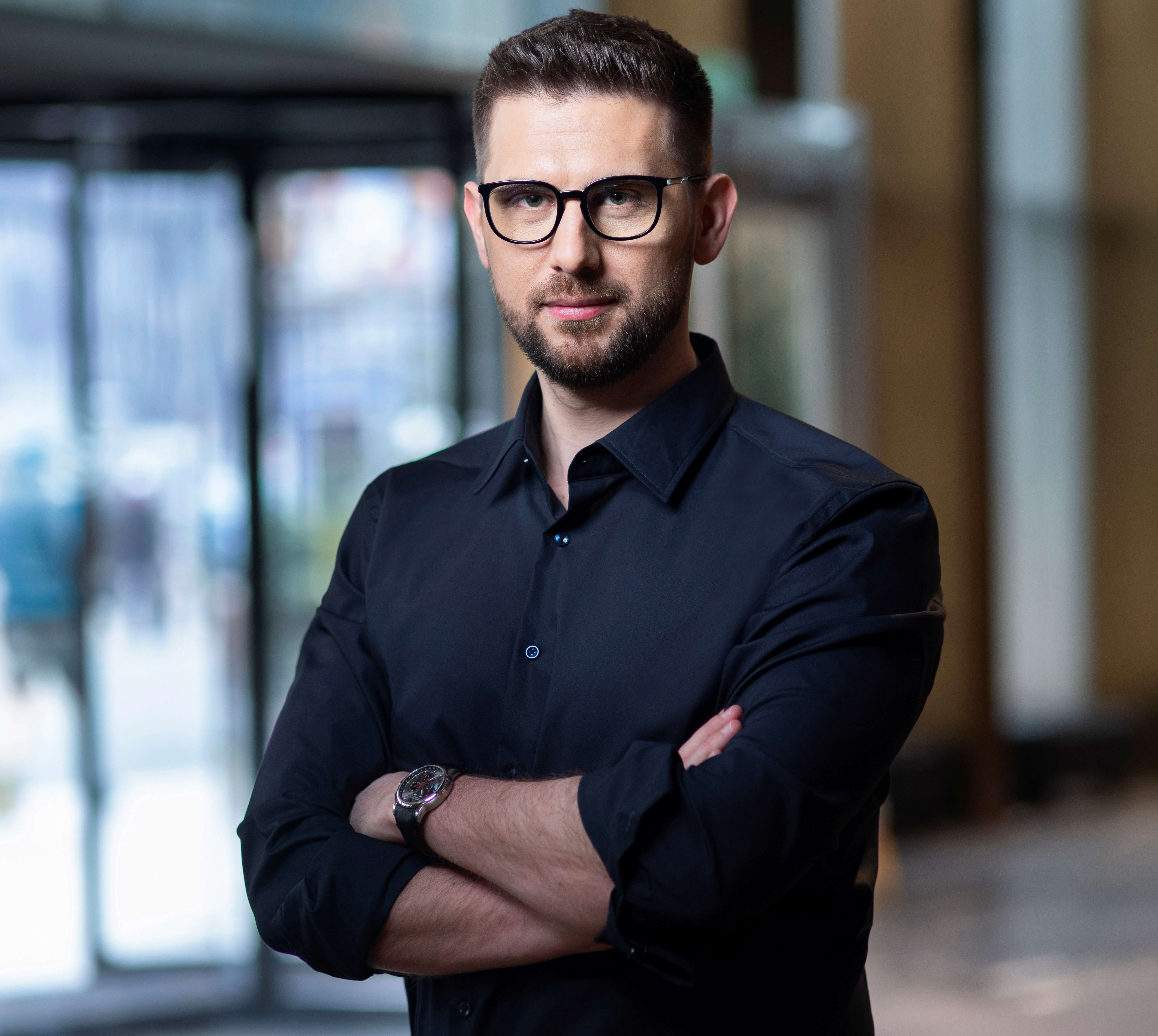 Piotr Żak będzie szefował grupie Polsat Plus przez kolejne 3 lata