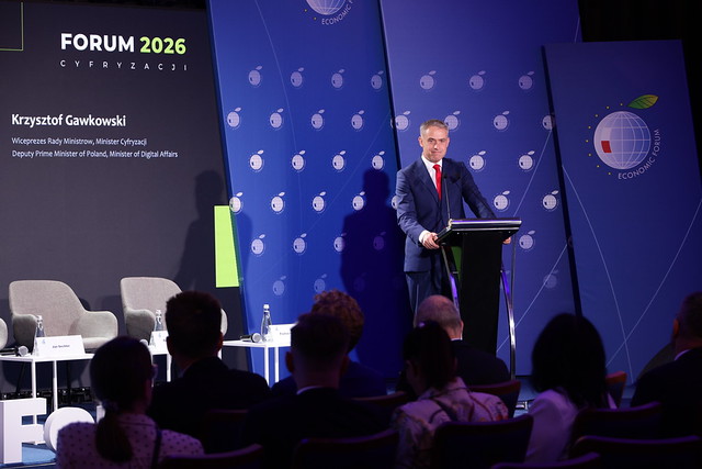 O sieciach szerokopasmowych w Polsce na Forum Ekonomicznym w Karpaczu