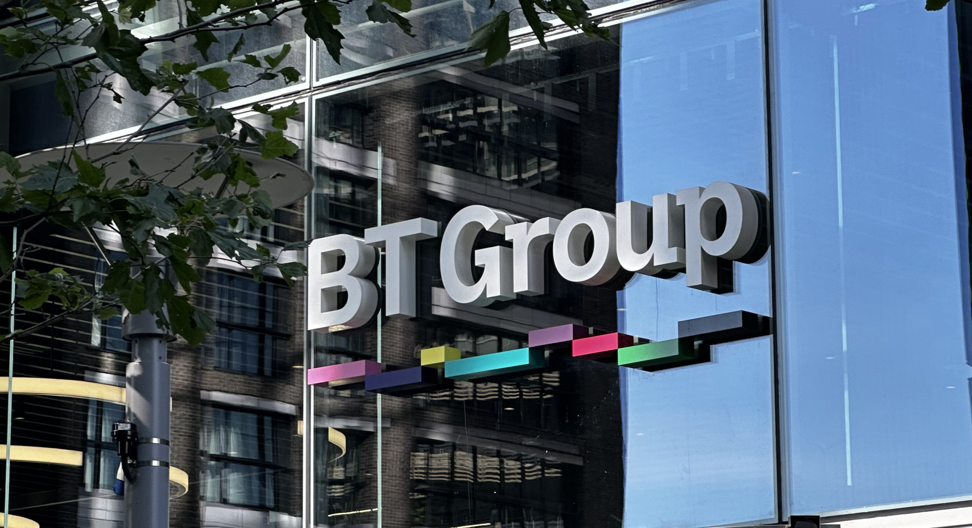 BT przejmie w Wielkiej Brytanii TalkTalk, by uratować operatora przed upadkiem
