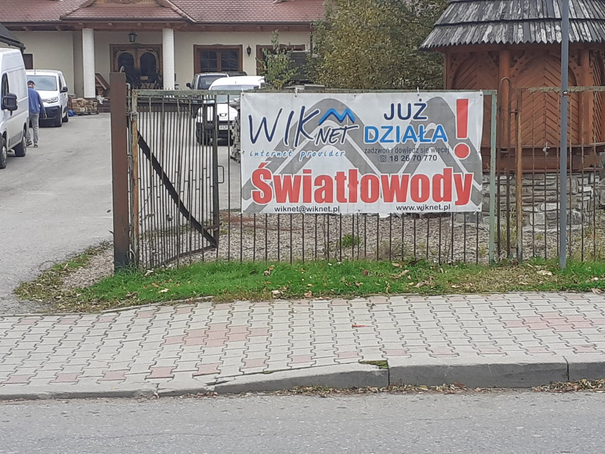 Gmina Niedźwiedź nagle zażądała od Wiknetu 10,5 zł za dostęp do słupa