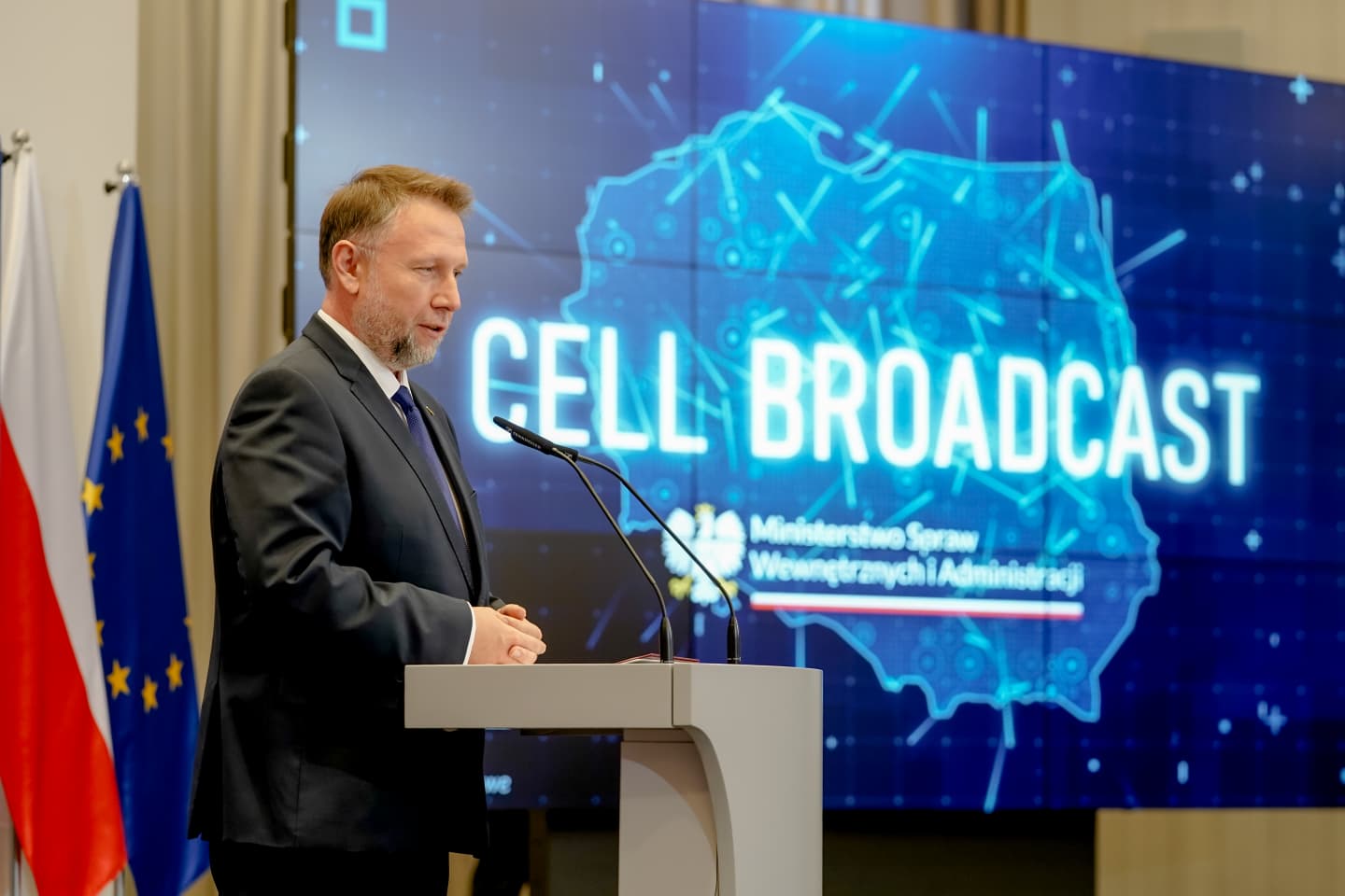 Operatorzy komórkowi włączą się w budowę systemu ostrzegania ludności cywilnej Cell Broadcast